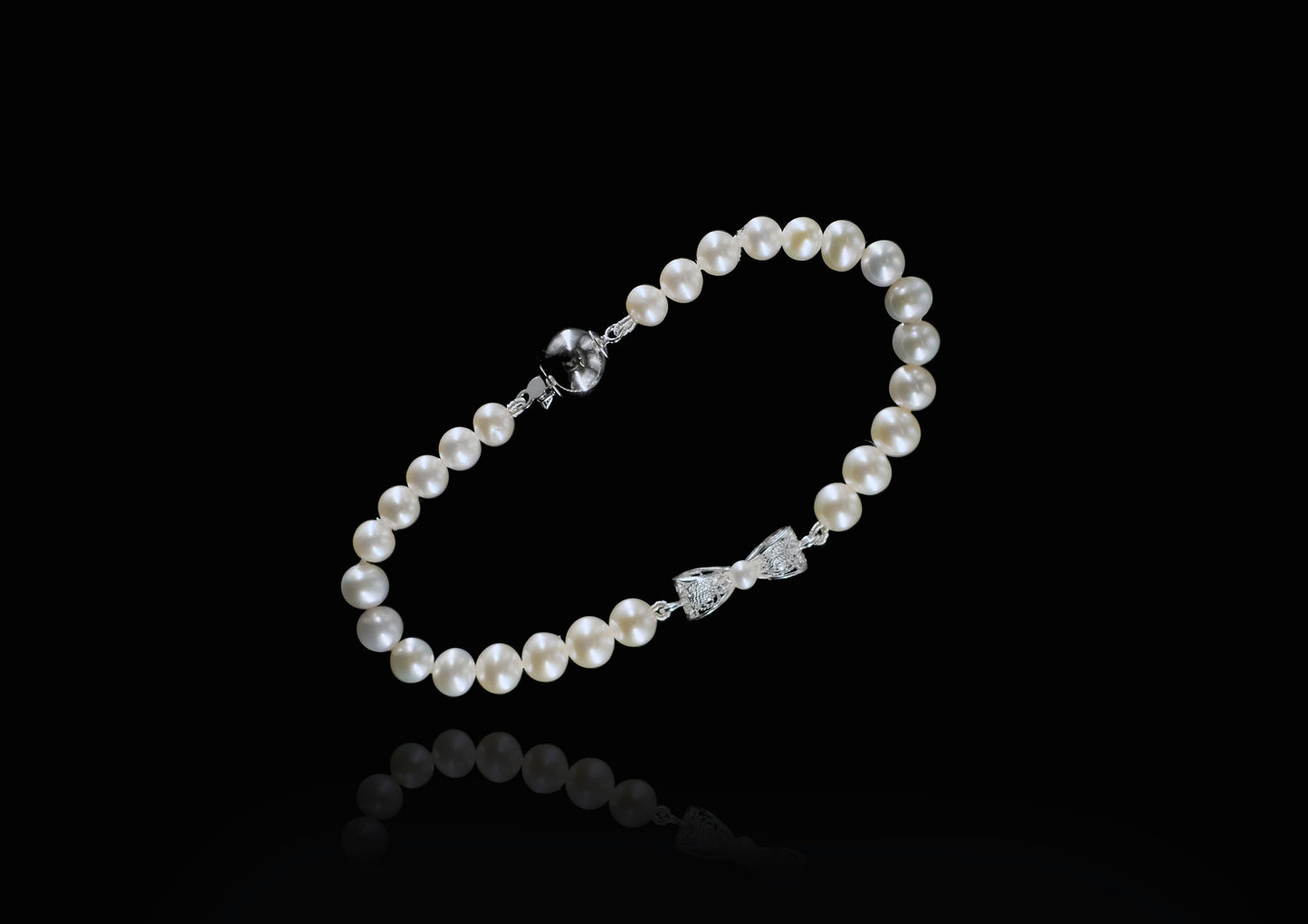 Ribbon Pearl Bracelet (Pearl Middle)